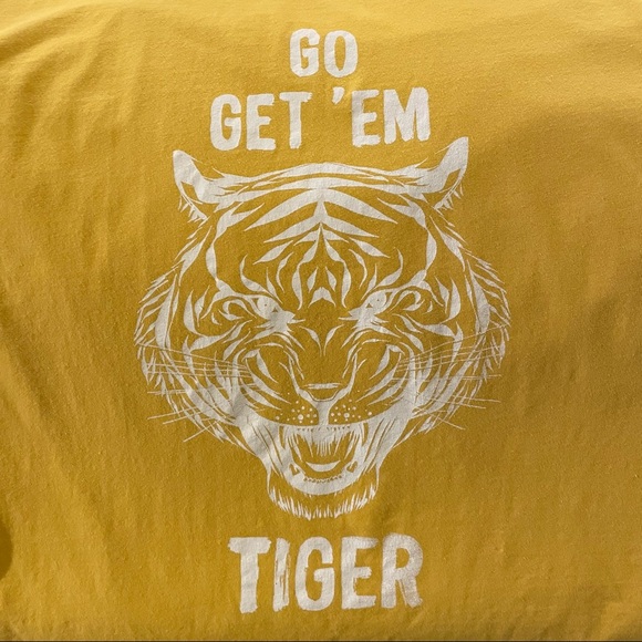 Go get em tiger graphic tee - Picture 3 of 5